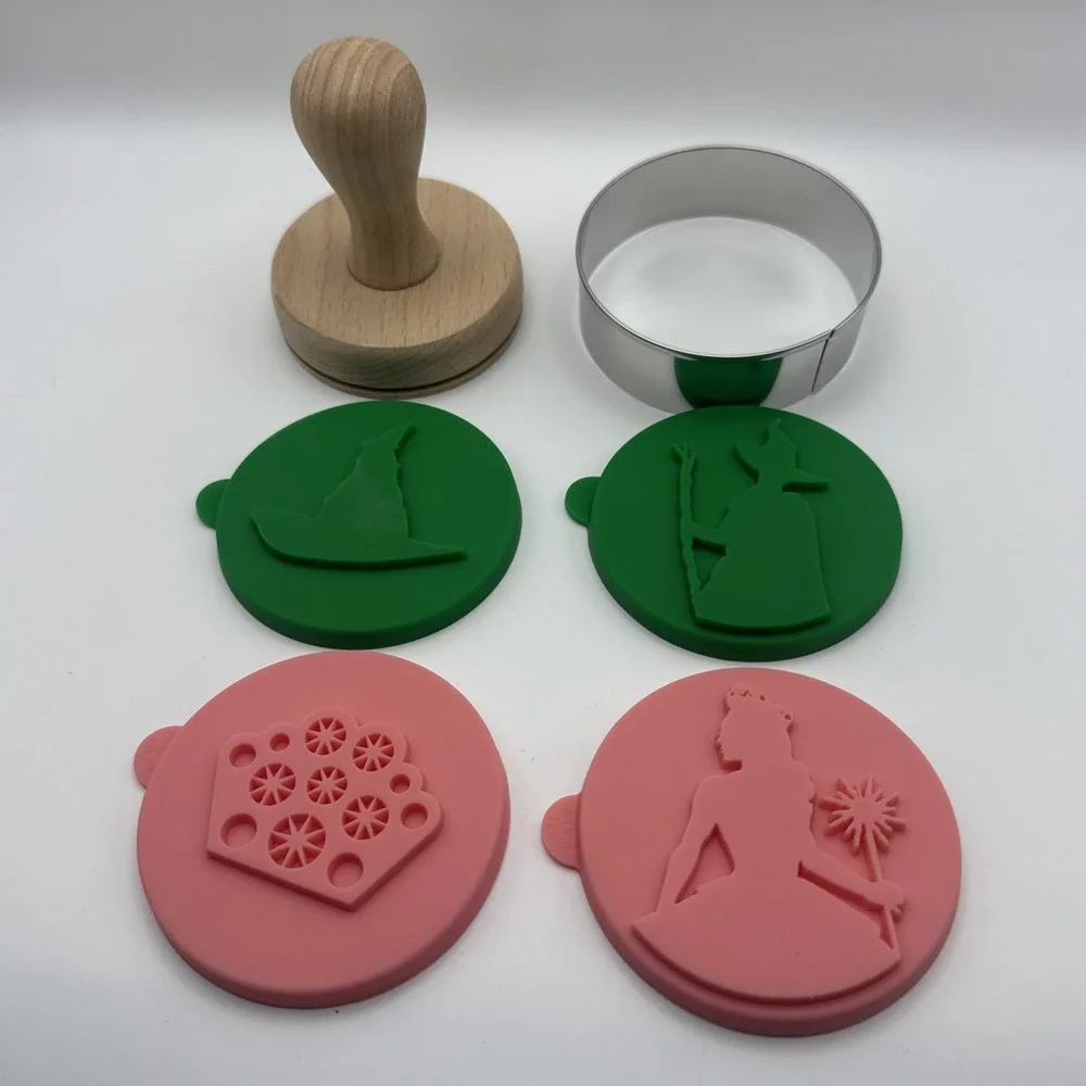 Wicked Cookie Stamp Set Baking Kit w Handle Round Cutter & 4 Stamps New